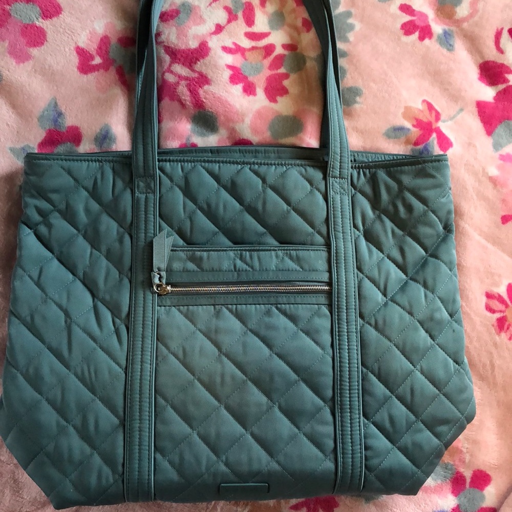Vera Bradley tote Blue Oar in performance twill.